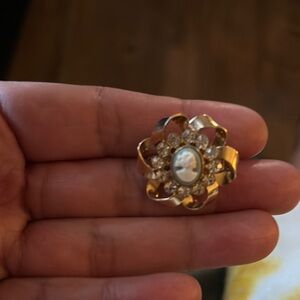 Elegant vintage Gold and Silver Women's Brooch